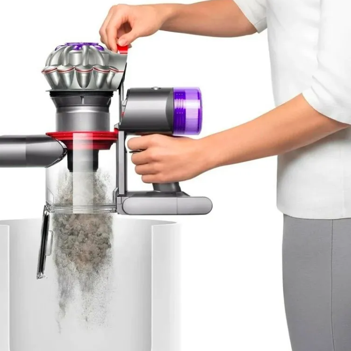 Dyson V8